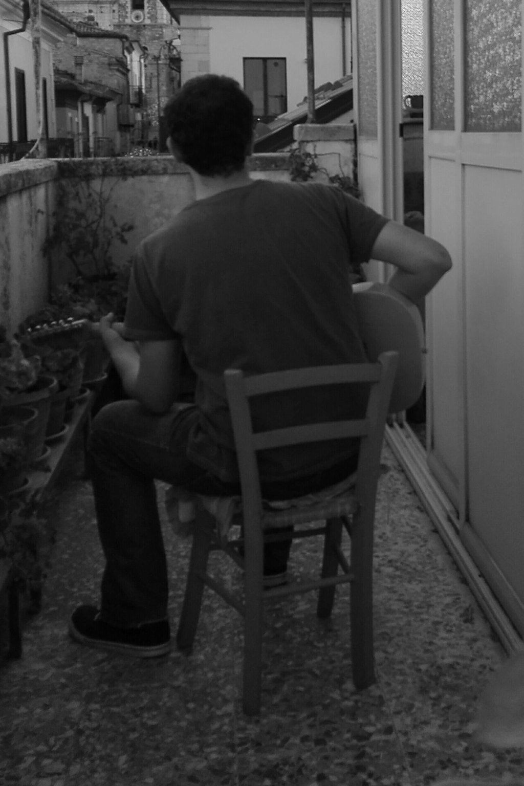 “Le domande sbagliate”. Intervista esclusiva al chitarrista de Le&nbsp;Cose